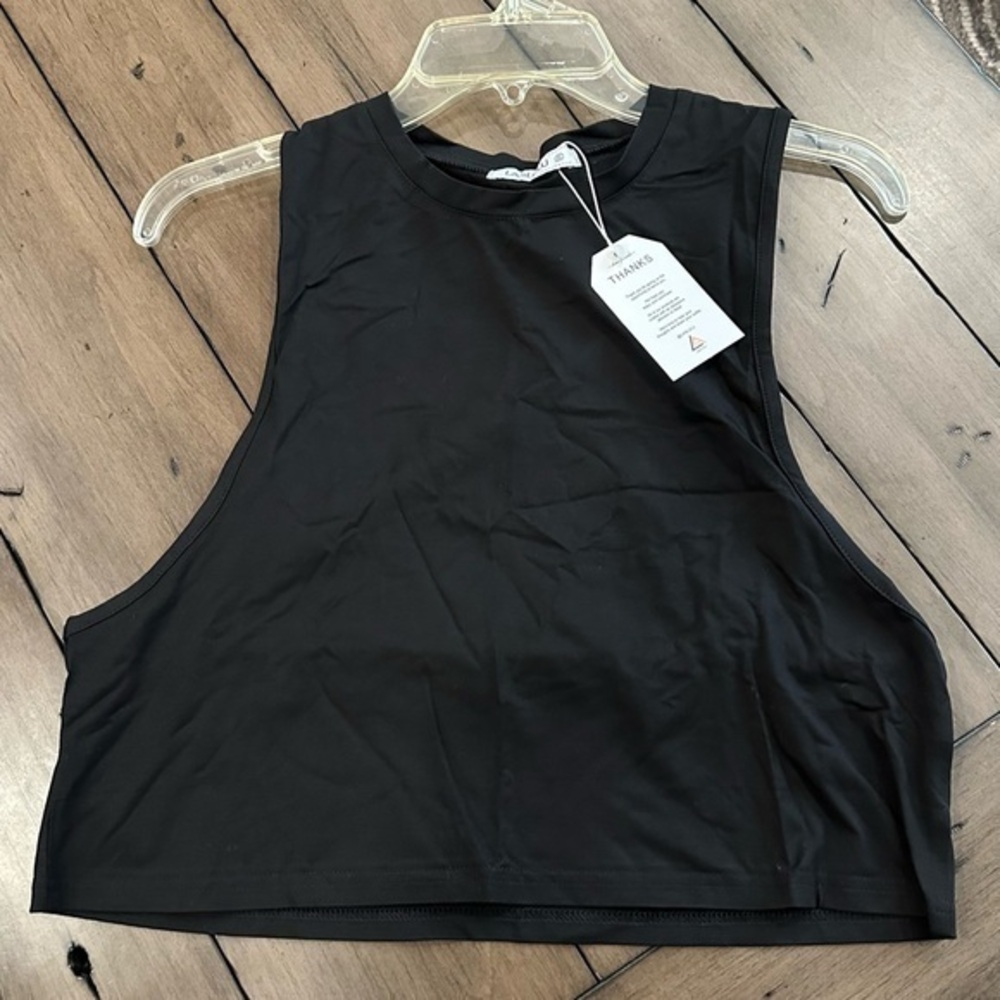 Black Sleeveless Exercise Crop Top with Back Cutout Size Small It#J03
